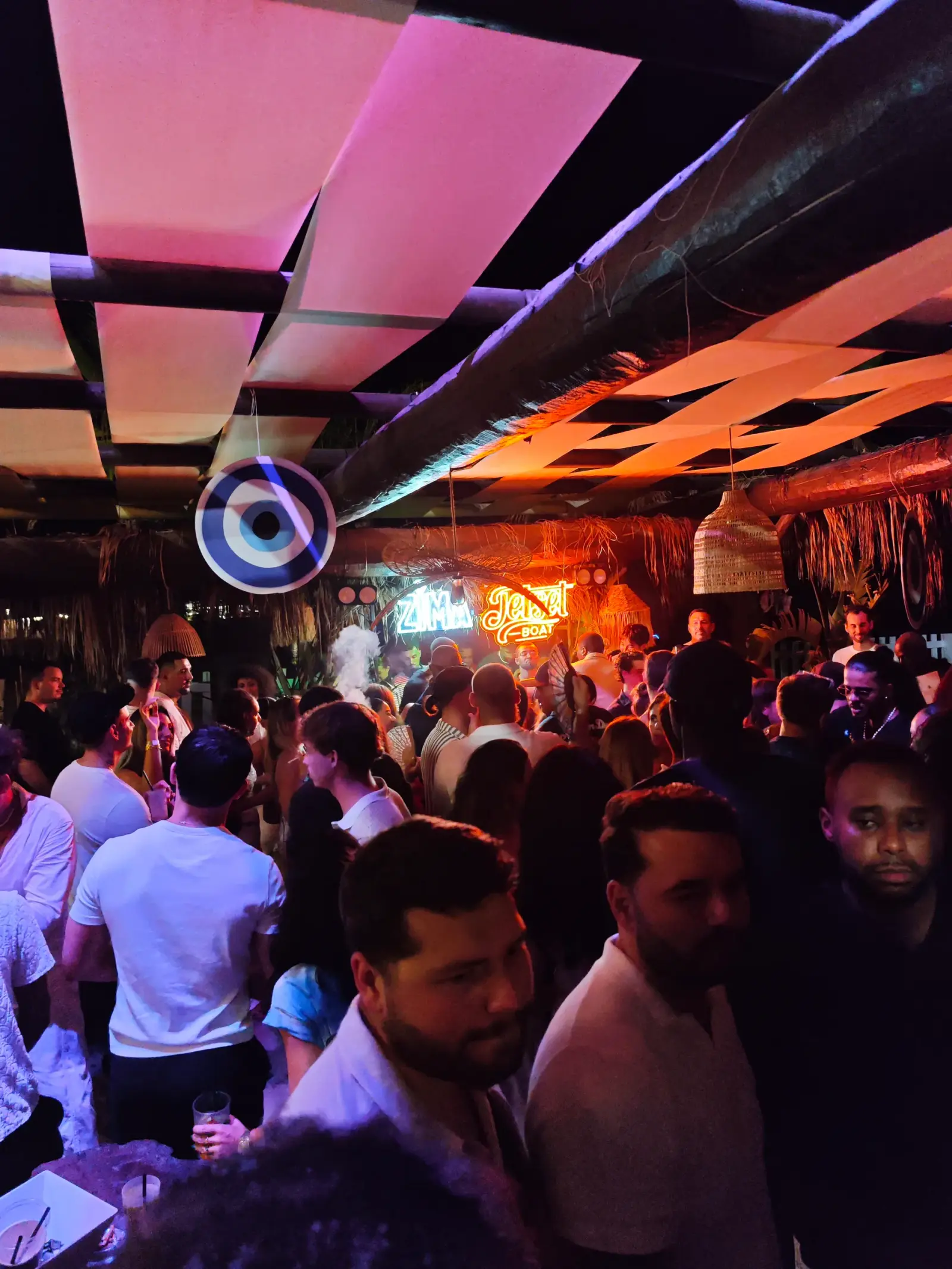 Public de la soirée JETSET au Beach Club de Saint-Laurent-du-Var, 19 septembre 2026