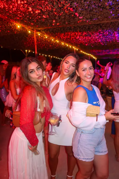 JETSET • BEACH CLUB ST LAURENT DU VAR — 3